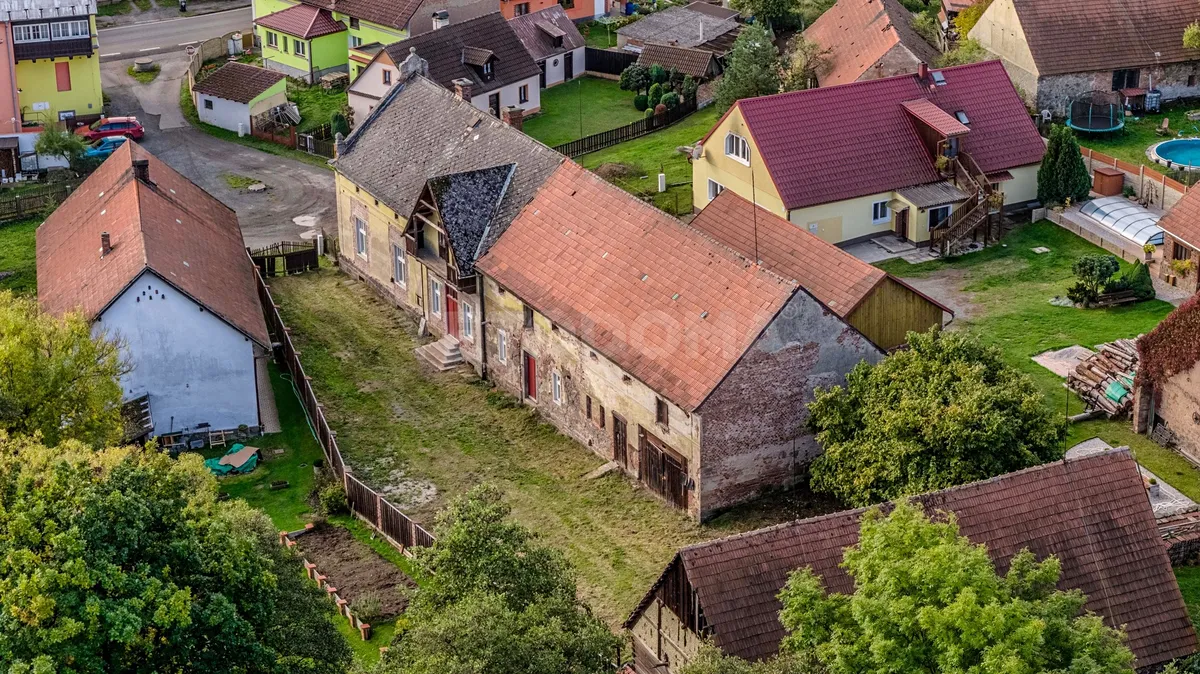 Prodej rodinného domu 100 m², pozemek 1270 m²